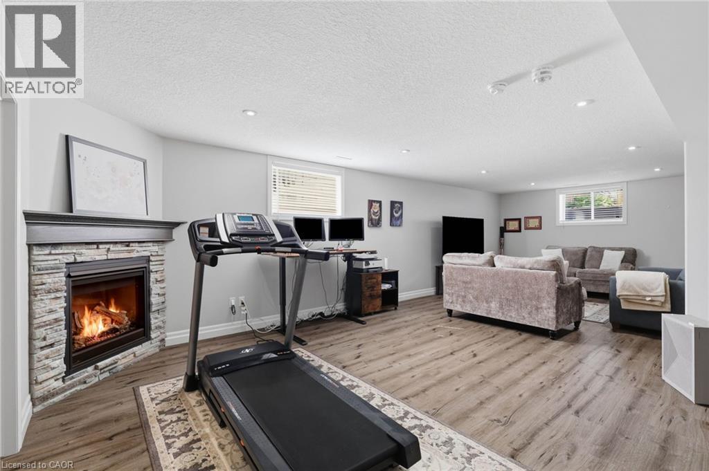 22 Amanda Avenue Property Photo 21