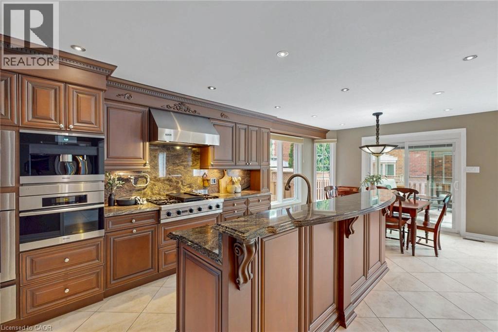 6872 Round Leaf Court Property Photo 5
