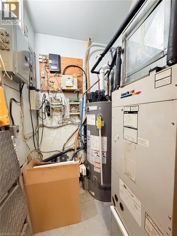 316 Queensway W Property Photo 18