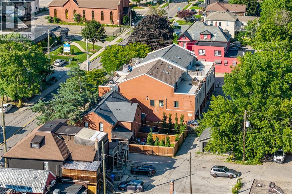 12 Ontario Street Property Photo 7