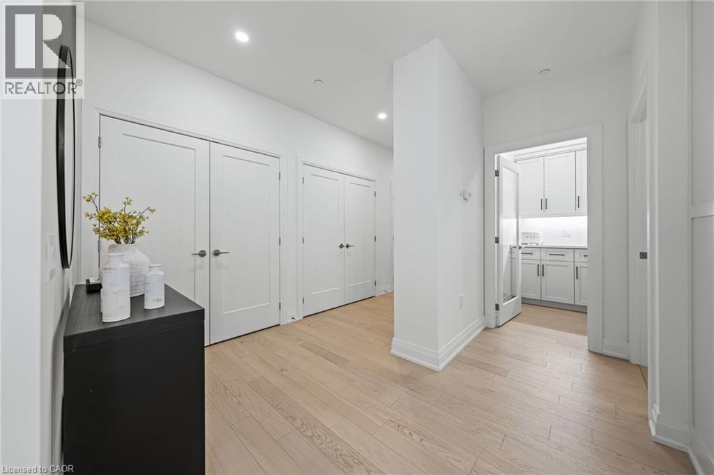 71 Wyndham Street S Unit# 601 Property Photo 6