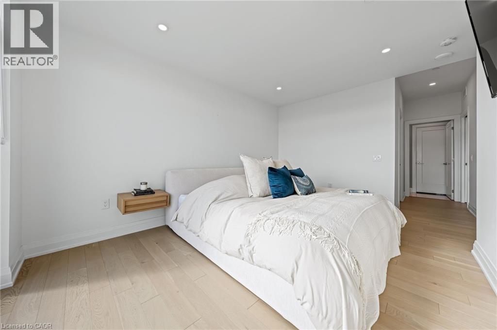 71 Wyndham Street S Unit# 601 Property Photo 26