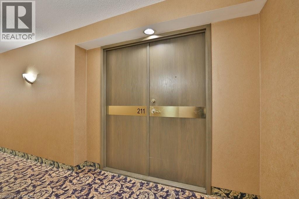 1800 The Collegeway Unit# 211 Property Photo 5