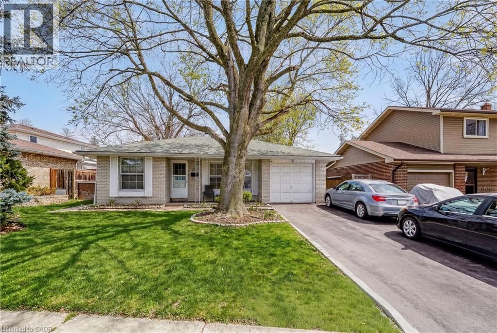 2145 SANDRINGHAM Drive Property Photo 1
