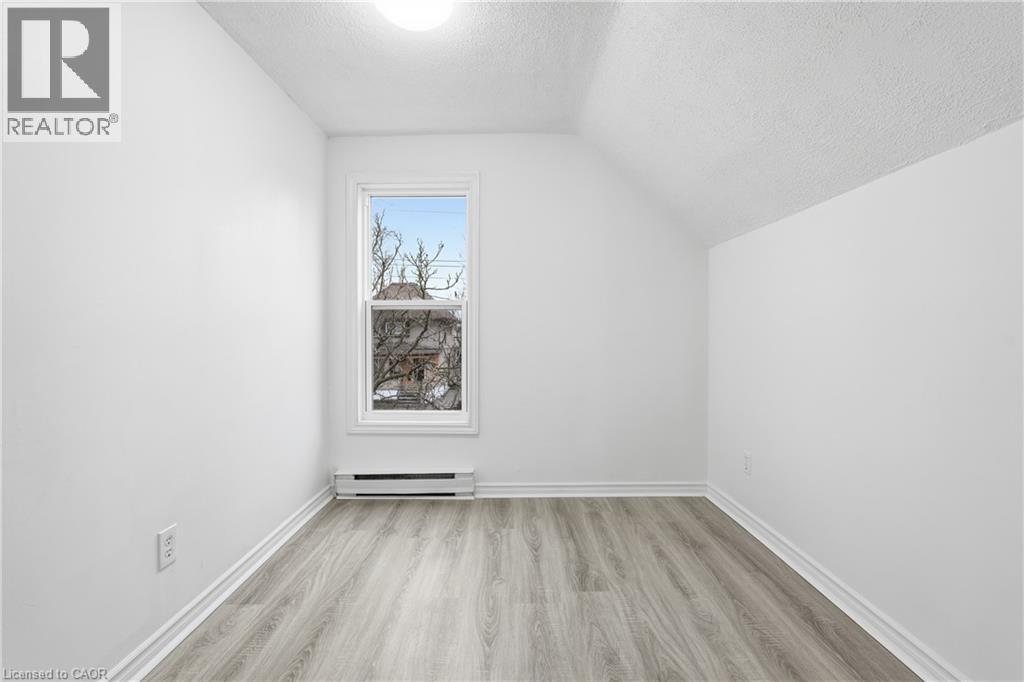 27 Albert Street Unit# Upper Property Photo 6