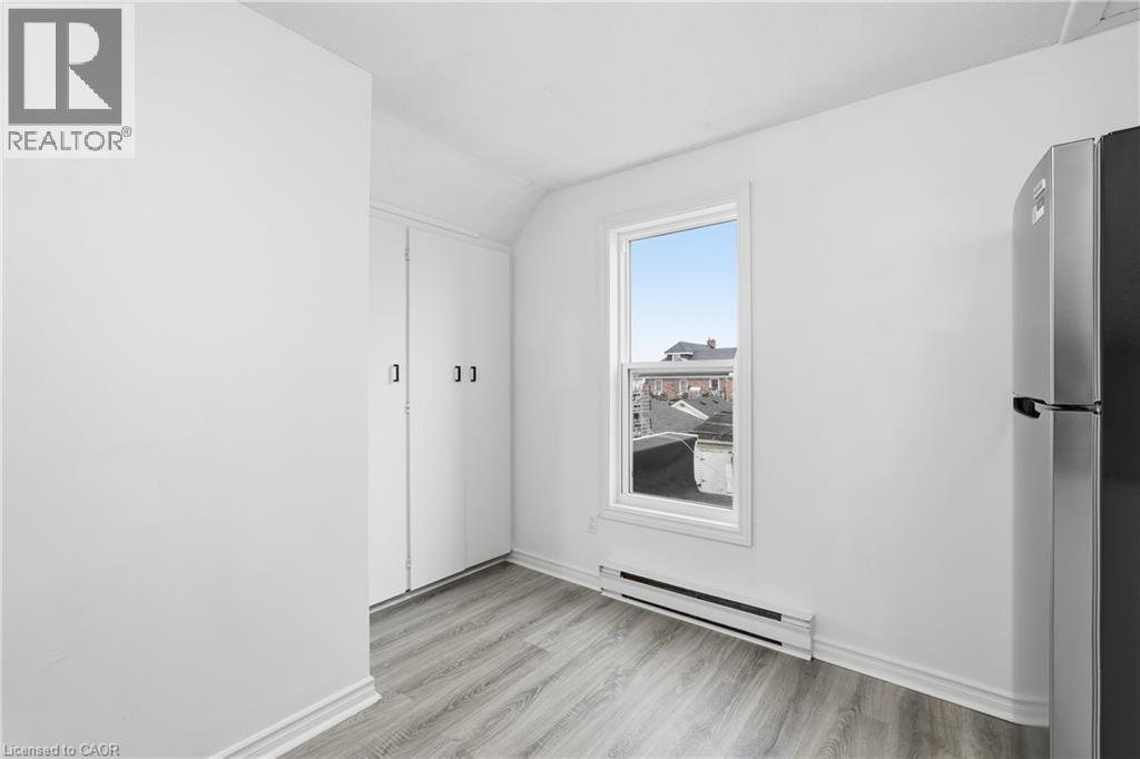 27 Albert Street Unit# Upper Property Photo 10