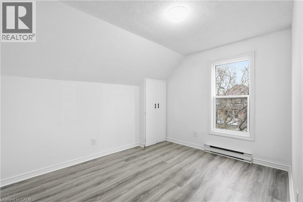 27 Albert Street Unit# Upper Property Photo 11