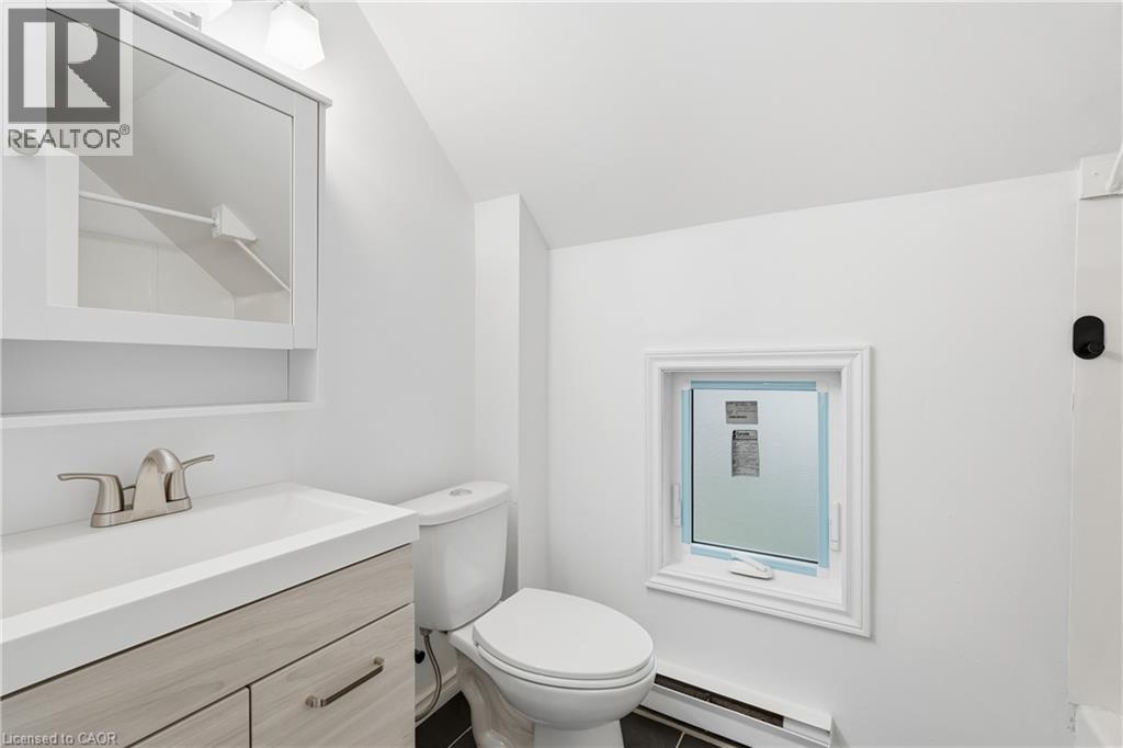 27 Albert Street Unit# Upper Property Photo 13