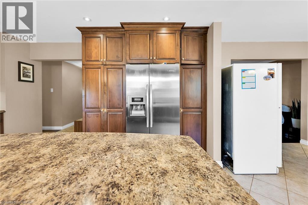 757 4th Line Property Photo 4