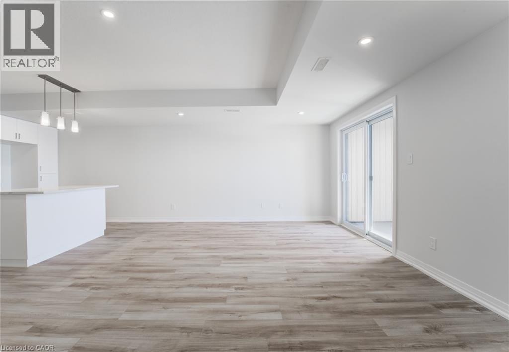 25 Urbane Boulevard Property Photo 15