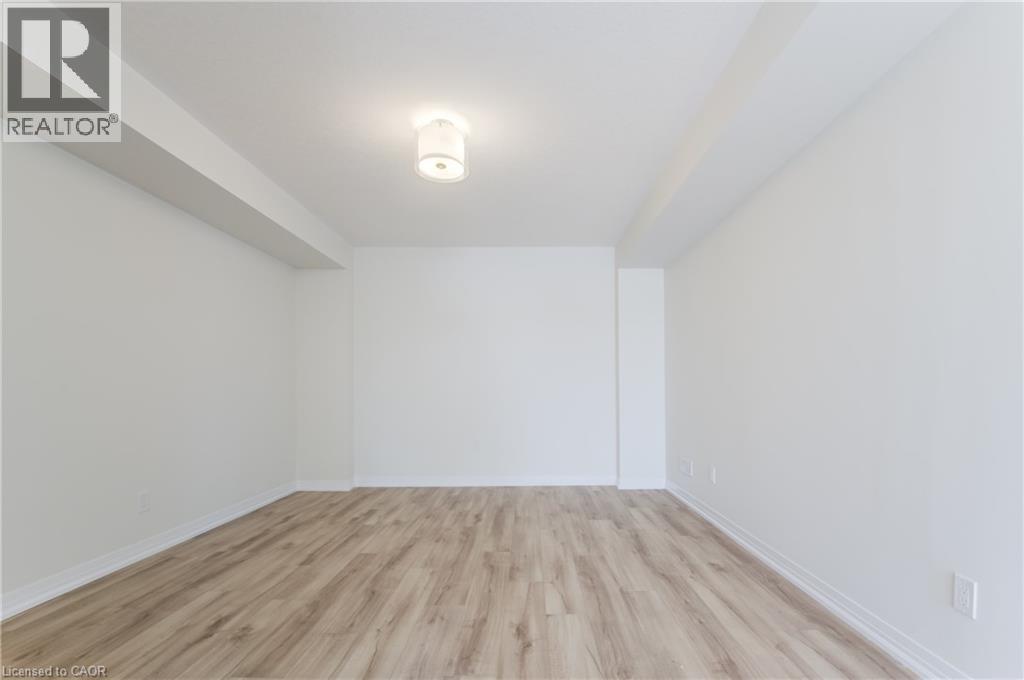 25 Urbane Boulevard Property Photo 32