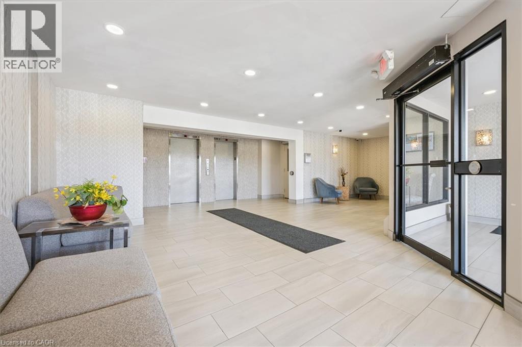 1100 Courtland Avenue E Unit# 302 Property Photo 6