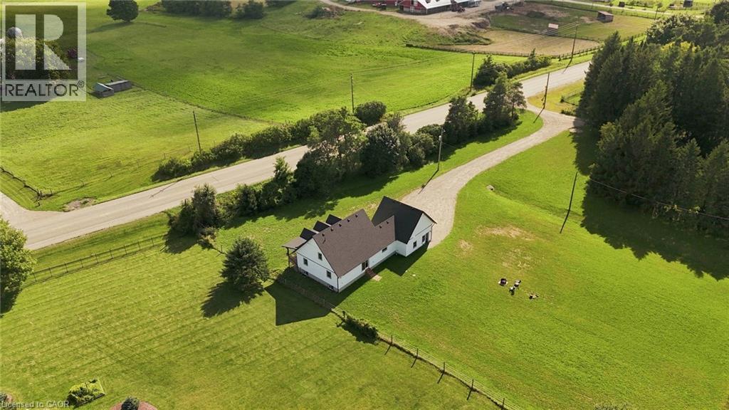 1238 Snyder's Road E Property Photo 5