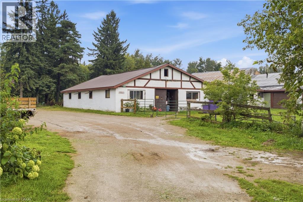 1238 Snyder's Road E Property Photo 10