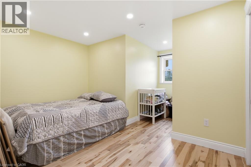 1238 Snyder's Road E Property Photo 37