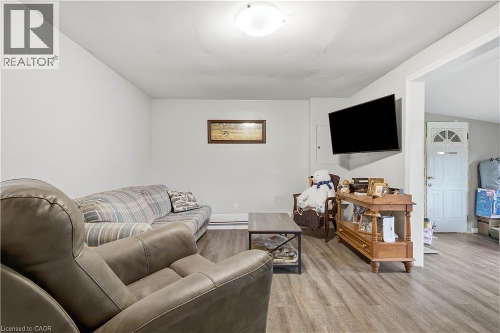 1238 Snyder's Road E Property Photo 46