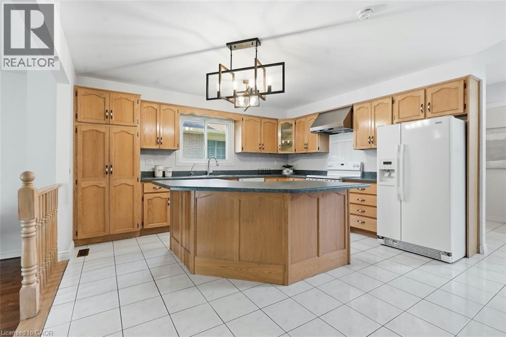 12 Sumner Crescent Property Photo 2
