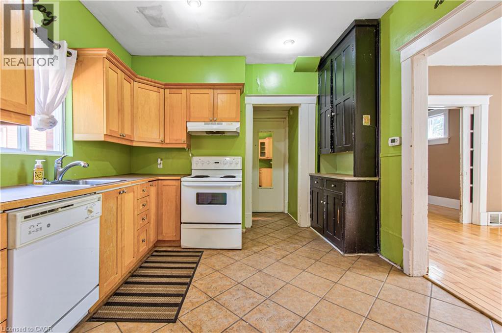 22 Herlan Avenue Property Photo 11
