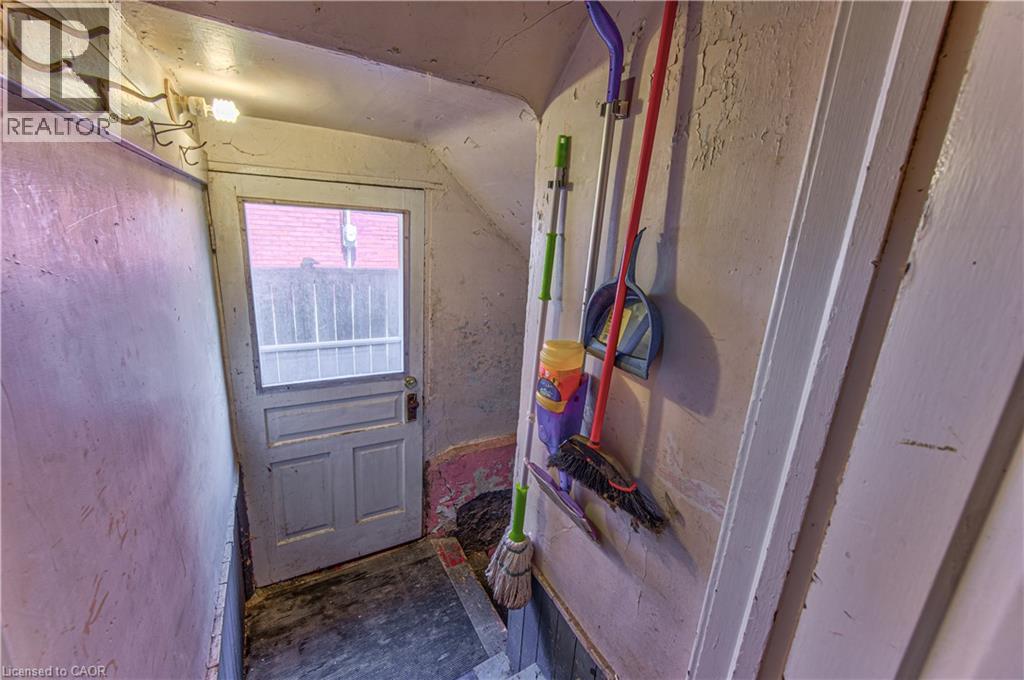22 Herlan Avenue Property Photo 23
