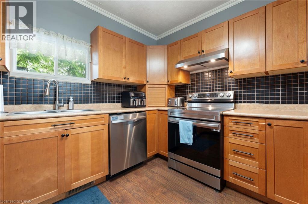 17 Bertha Street Property Photo 10
