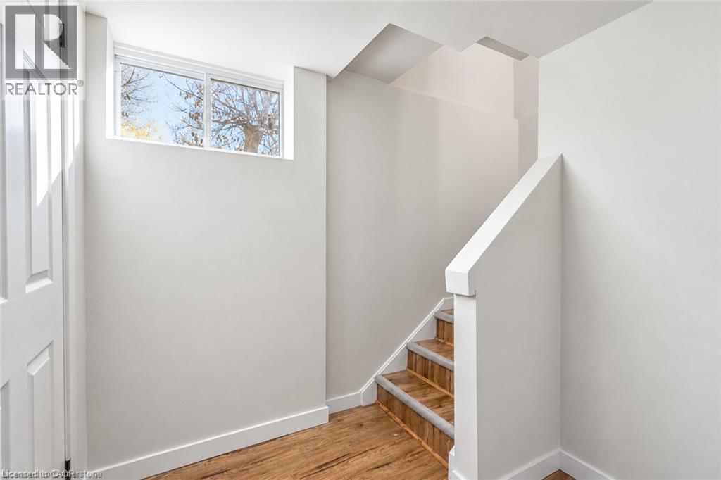 204 Glow Avenue Unit# Lower Property Photo 4