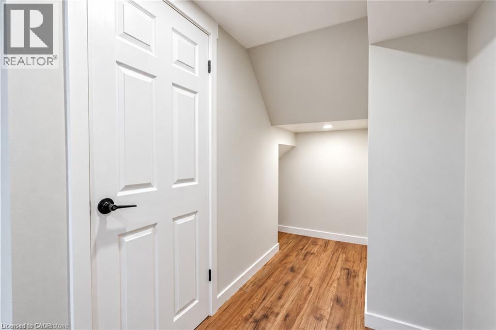 204 Glow Avenue Unit# Lower Property Photo 5