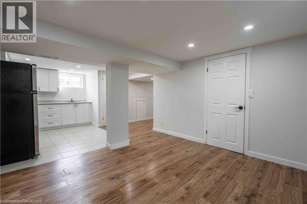 204 Glow Avenue Unit# Lower Property Photo 11