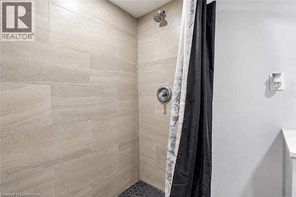 204 Glow Avenue Unit# Lower Property Photo 13