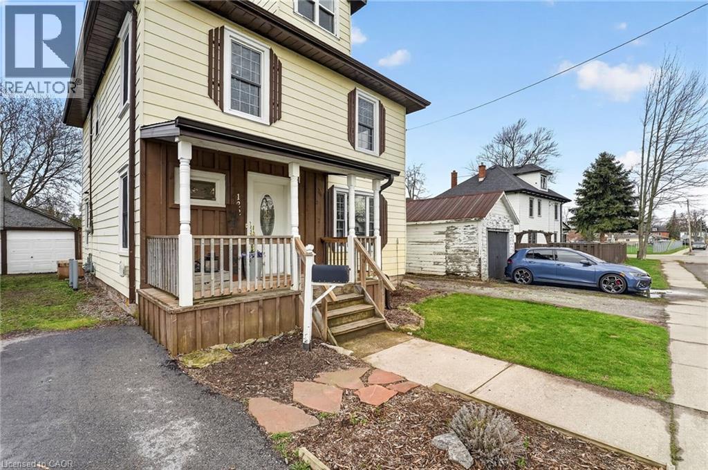 122 South Cayuga Street W Property Photo 1