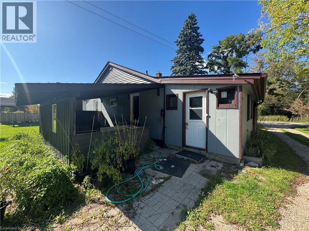 6587 Ellis Road E Property Photo 4