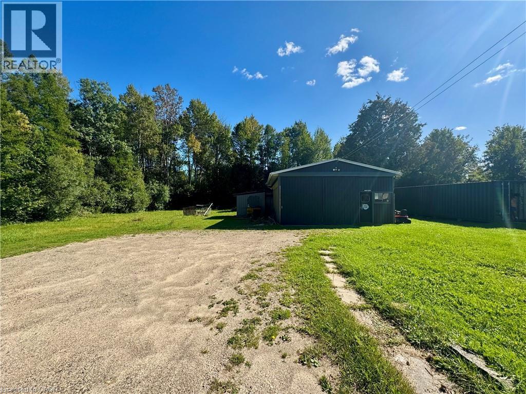 6587 Ellis Road E Property Photo 5