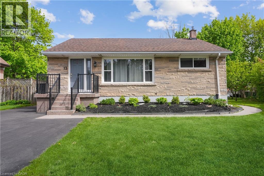 13 Beaucourt Place Unit# Lower Property Photo 1