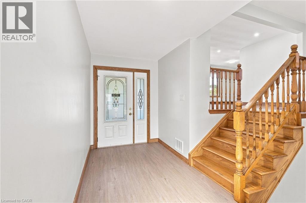 14 Green Forest Drive Property Photo 4