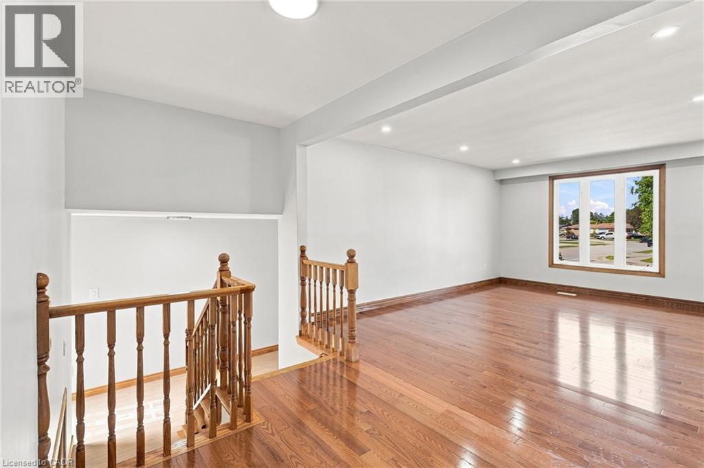 14 Green Forest Drive Property Photo 6