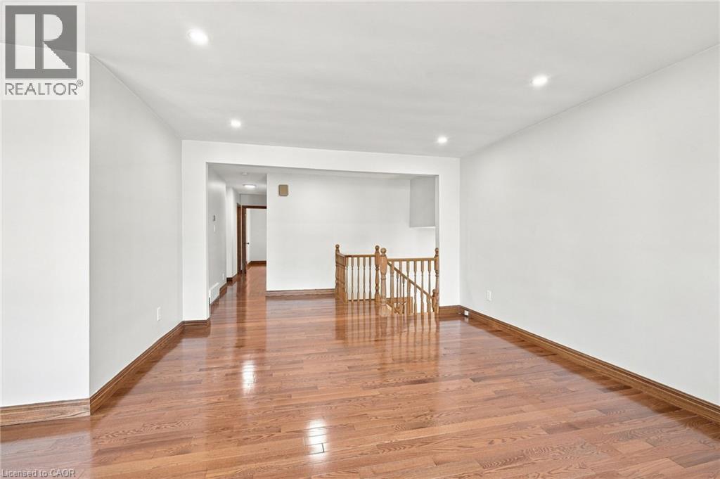 14 Green Forest Drive Property Photo 7