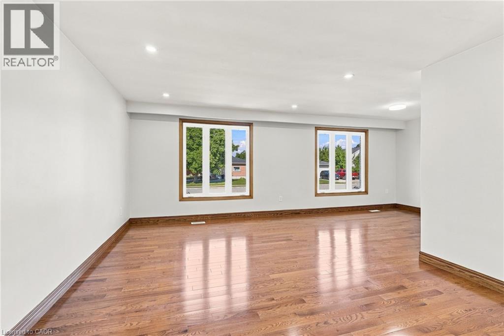 14 Green Forest Drive Property Photo 9