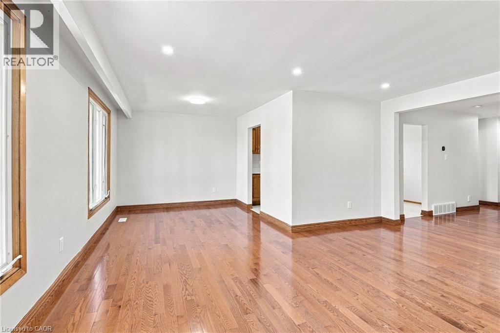 14 Green Forest Drive Property Photo 12