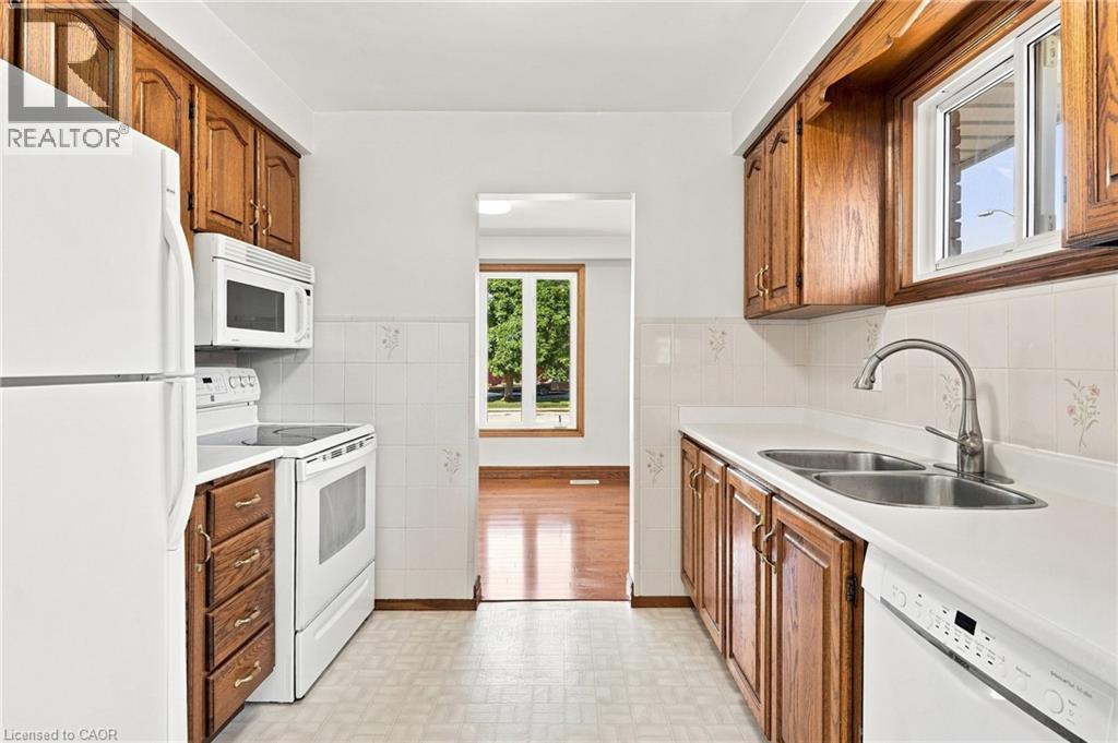 14 Green Forest Drive Property Photo 15