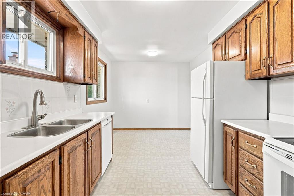 14 Green Forest Drive Property Photo 16