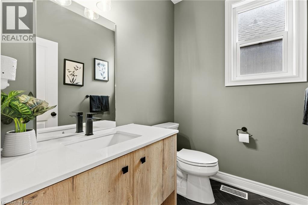 3549 Canfield Crescent Property Photo 16