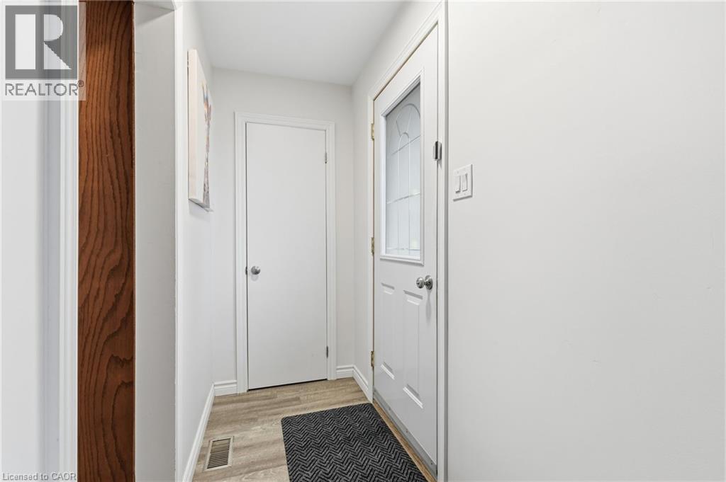 27 Blenheim Drive Property Photo 4