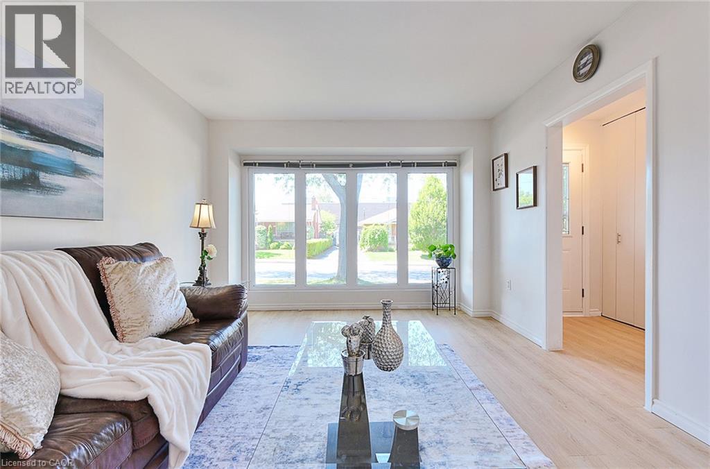 245 West 33rd Street Property Photo 6