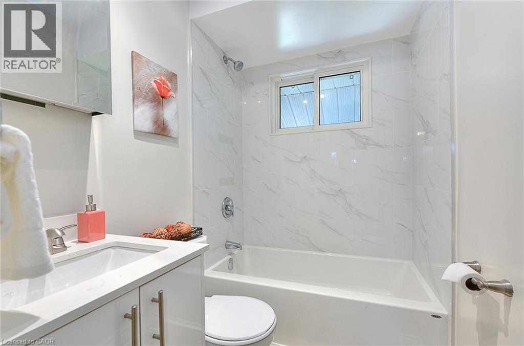245 West 33rd Street Property Photo 10