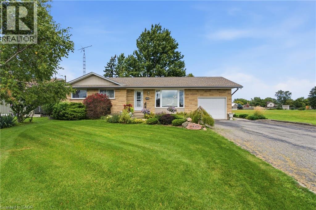 6453 Townline Road Property Photo 1