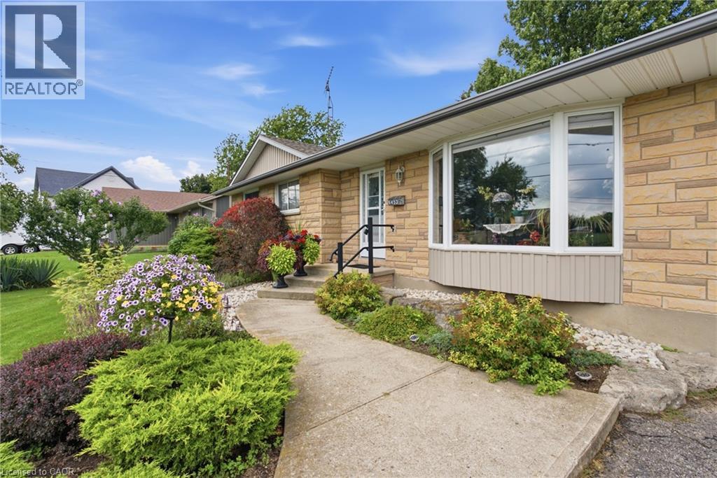 6453 Townline Road Property Photo 4