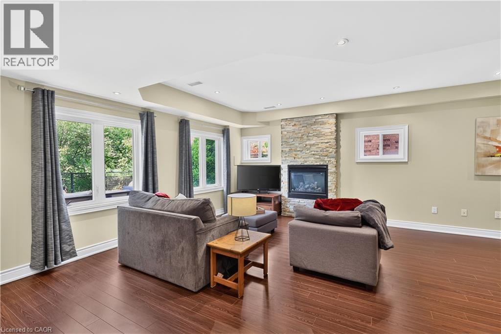 2269 Whitworth Drive Property Photo 32