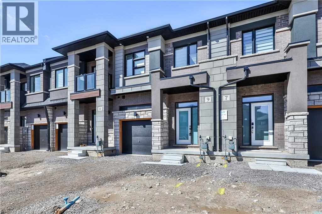 9 WAKELING Drive Property Photo 1