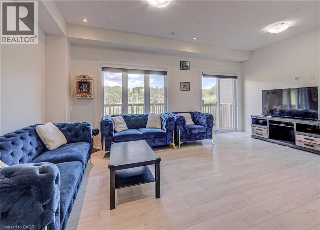 9 Queensbrook Crescent Property Photo 12