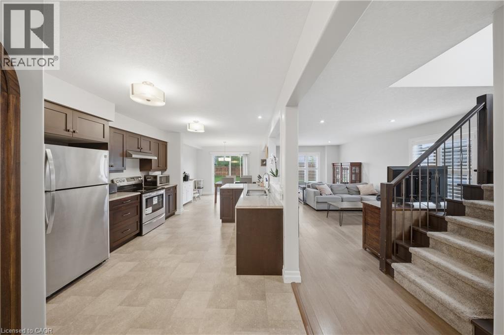 300 Hutton Street E Property Photo 9