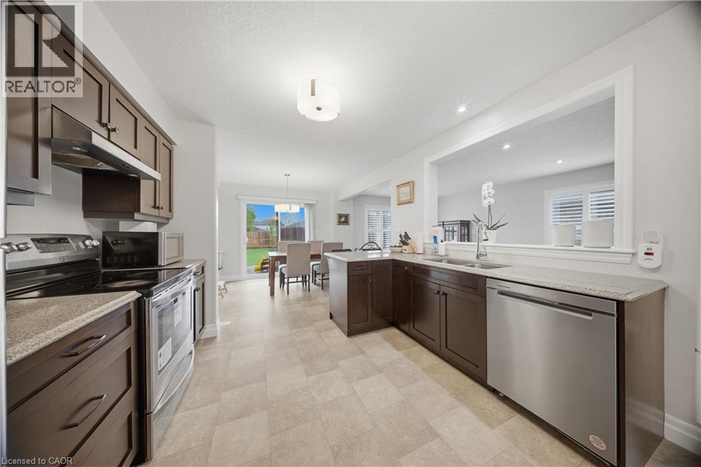 300 Hutton Street E Property Photo 12